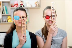 Коррекция остроты зрения у детей дома с офтальмологической линейкой. фото